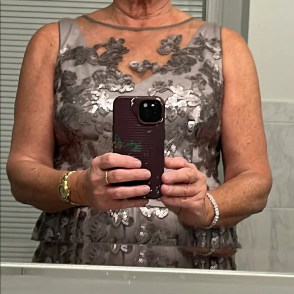 Vera Wang sequin silver cocktail dress size 14 - Picture 2 of 15